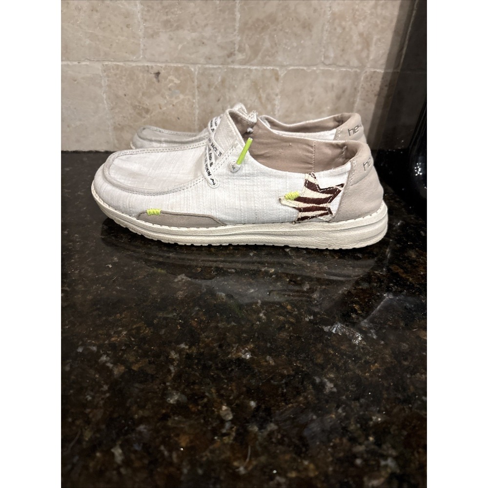 Hey Dude Wendy Star White Women Size 7 Slip On Canvas Loafers Moon and Back